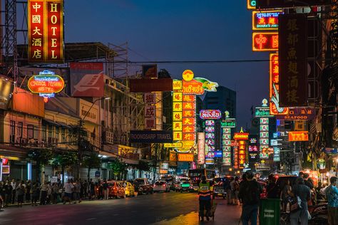 China town of bangkok (Yaowarat Road) Thailand Night Market, Bangkok Thailand Nightlife, Thailand Night, Thailand Nightlife, Street Photography Camera, Thailand Shopping, Food Prints, Bangkok City, China Town