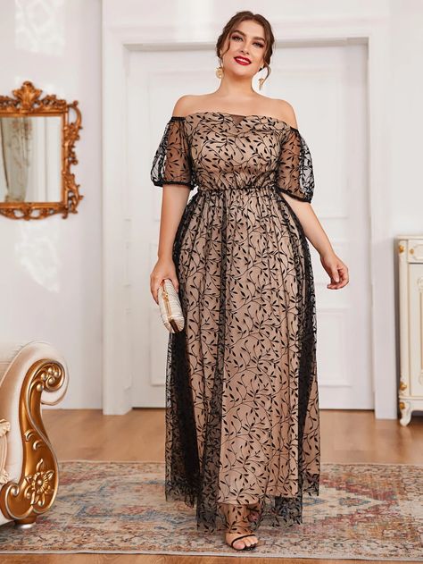 Dress For Big Size Woman, Plus Size Dresses For Party, Brokat Modern, Dress For Chubby, Dresses Curvy, Curvy Dresses, Sleeved Velvet Dress, Plus Zise, Plants Print