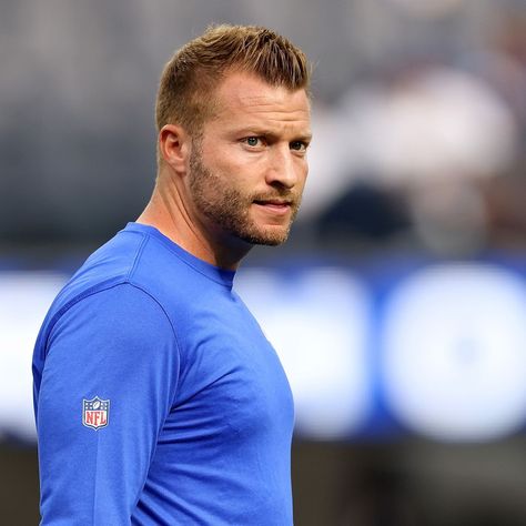 LOS ANGELES RAMS HEAD COACH La Rams Football, Sean Mcvay, Rams Head, Rams Football, La Rams, Los Angeles Rams, Sports Teams, Nfl Teams, Good Looking Men