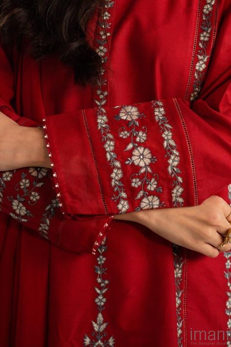 A Scarlet Red panelled  Dobby   kurta features elegantly rendered modern Mughal motifs in accents of ivory and blues, paired with organza-detailed straight-fit pants combined with a tonal embroidered Georgette Chiffon Dupatta. Sleeve Embroidery Designs, Mughal Motifs, Zara Shahjahan, Calorie Workout, Pakistan Wedding, Embroidery Suits Punjabi, Wedding Outfits For Women, Winter Suits, Bridal Jewelery