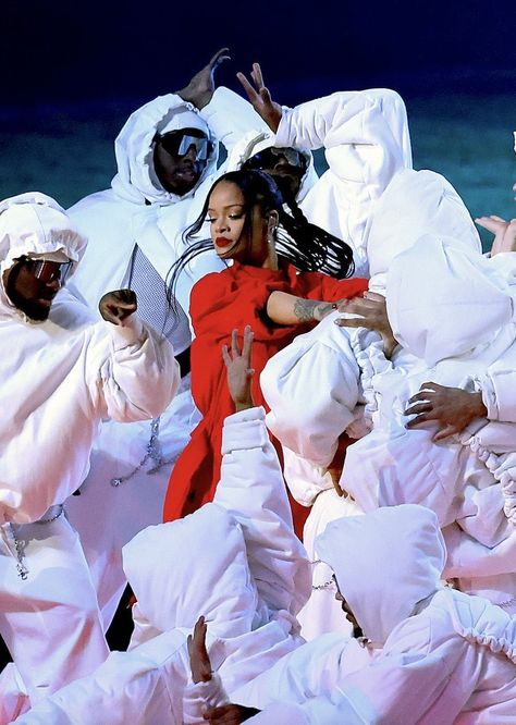 Rihanna Superbowl, Rihanna Concert, Rihanna Fan, Rihanna Outfits, Rihanna Riri, Halftime Show, Football Fashion, Concert Aesthetic, Dream Concert