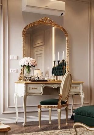 Victorian Vanity Aesthetic, Vintage Dressing Room Aesthetic, Regency Style Bedroom, Old Money Vanity, Small Dressing Table Ideas, Vintage Makeup Table, French Provincial Vanity, Stylish Bedroom Design, Luxurious Interior Design