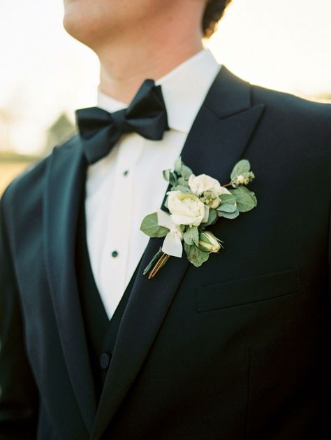 White and green boutonniere. Classic. Ranunculus Boutonniere, White Boutonniere, Wedding Boutonnieres, Groomsmen Boutonniere, Corsage And Boutonniere, Wedding Boutonniere, Corsage Prom, Prom Flowers, Groom Boutonniere