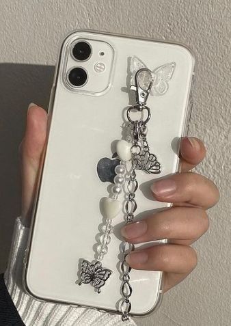 Cincin Diy, Girly Phone Cases, Collage Phone Case, Pretty Iphone Cases, Pretty Phone Cases, Bead Charms Diy, Apple Iphone 12, Beads Bracelet Design, Aesthetic Phone Case