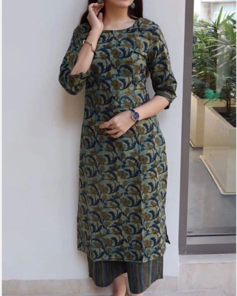 ₹699 R 👗👗 NEW LAUNCH👗👗 *BEAUTIFUL Hand block print Heavy. Riyon KURTI WITH Plazo* AAA+ QUALITY 👗👗 ⭐RIYON 140 GM. ⭐Fabric RIYON KURTI With PLAZO ⭐Available Size:M/38, L/40, xl/42 xxl 44 *Price 699 free shipping* Fh #underbudgetdresses *Note* ⏩ COD (Cash On Delivery) not availabl... Kurti And Plazo Designs Latest, Plazo Designs Latest, Plazo Designs, Glam Wardrobe, Dress Designs For Stitching, Kate Middleton Style Outfits, Casual Kurti, Indian Kurti Designs, Kids Dress Collection