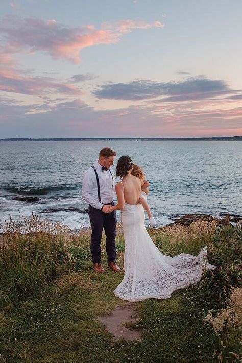 Couple elope at Beavertail Lighthouse in Rhode Island and involve their daughter in the day.