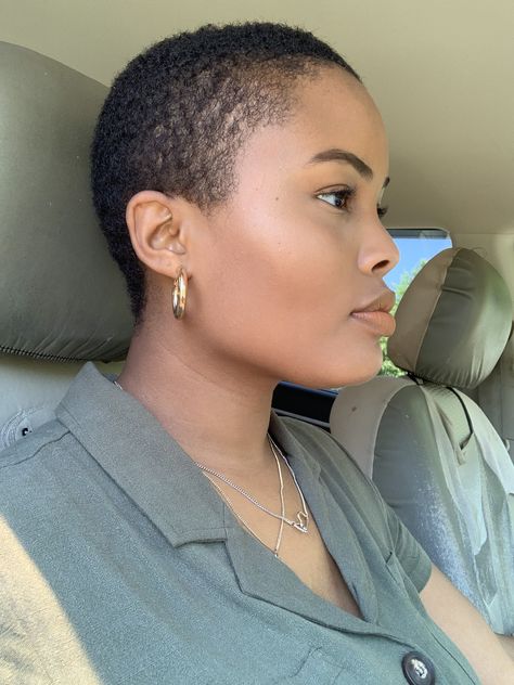 Shaved Hair Black Women, Short Afros, Bald Hairstyles For Women, Short Black Natural Hairstyles, Twa Hair, Big Chop Natural Hair, Sleek Short Hair, Black Women Short Hairstyles, Shaved Hair Cuts