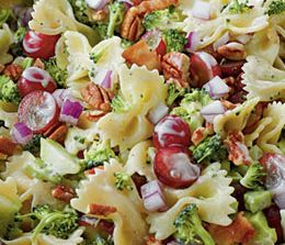 Holy Yummy! bowtie broccoli pasta salad - Might try this for Easter dinner!! Cold Pasta Recipes, Broccoli Grape Salad, Southern Salad, Broccoli Pasta Salads, Grape Salad, Bacon Salad, Broccoli Pasta, Cold Pasta, Cold Salad