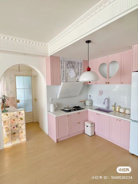 Kawaii House Exterior, Kitchen Ideas Cute, Pastel House Aesthetic, Pastel Pink House, Tacky Decor, Kitchen Reference, Kawaii House, Kawaii Kitchen, Pink Kitchen Decor