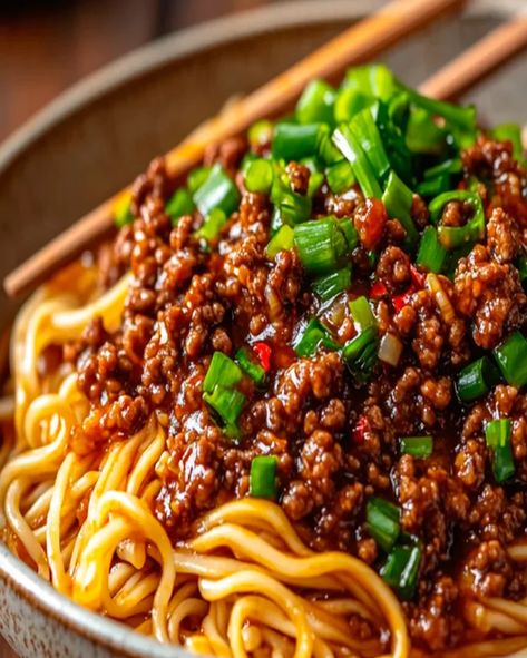 Asian Ground Beef Noodles Recipe | Quick One-Pot Meal Beef And Rice Noodle Recipes, Ground Beef Vermicelli Recipes, Ground Beef Lo Mein, Low Mein Recipe, Lo Mein Noodles Recipe, Mongolian Beef Noodles, Asian Ground Beef, Asian Ground Beef Recipes, Mongolian Ground Beef Noodles