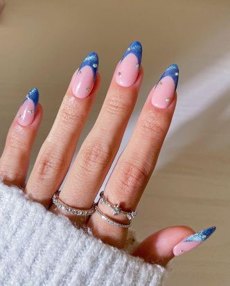 December Nail Designs, Blue And Silver Nails, Blue Cat Eye, Rainbow Nails Design, Magnetic Polish, Silver Nail Designs, Cute Pink Nails, Summer Nail Ideas, Velvet Nails