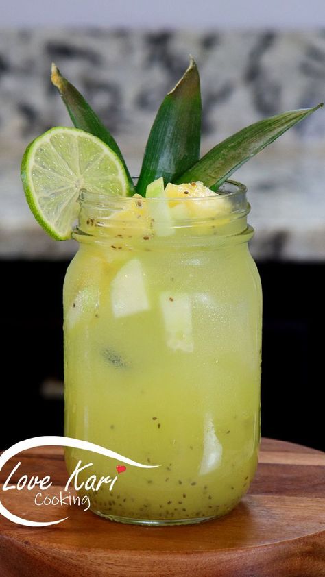 Water With Cucumber, Chia Drink, Cucumber Drink, Agua Fresca Recipe, Pineapple Water, Mexican Drinks, Smoothie Recipes Healthy Breakfast, Chia Seed Recipes, Cucumber Water