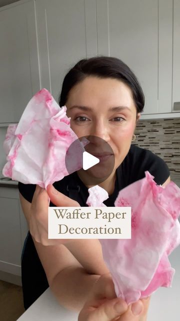 Elvin Cocel on Instagram: "Wafer Paper Decoration 🌸 I love using wafer paper to elevate my cakes. They are so easy to make but can quickly pep up any cake to the next level. You will need, wafer paper, microfibre cloth, gel food color, little water and corn starch. 1. Damp the wafer paper gently with a wet microfibre cloth and a color of your choice. But pay attention!! Make sure it is not to wet. Wafer paper absorbs moisture quickly and gets very stick. 2. To work with it better, sprinkle and spread corn starch over the damp wafer paper and shape it the way you like. For example you can use objects like bottle, glass for extra support to maintain the shape you did form. 3. Leave it to dry for 30 minutes or you can use a hair dryer to speed up the progress. Once it is fully dr Low Cake Decoration, Wafer Paper Decorations, Wafer Paper Cake Decoration, Wafer Paper Tutorial, Paper Swan, Wafer Paper Cake, Paper Decoration, Edible Paper, 50th Birthday Cake