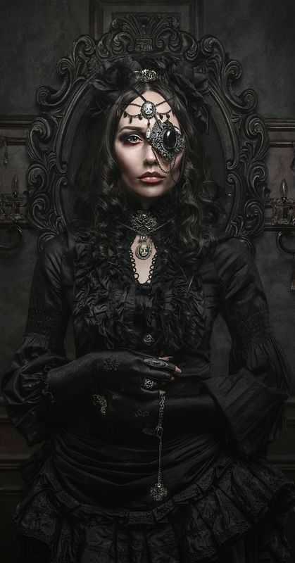 Goth Model ✝ Kassie Lanfire ✝ Fete Emo, Steampunk Mode, Steampunk Women, Woman In Black, Victorian Goth, 다크 판타지, Vampire Knight, Gothic Steampunk, Dark Gothic