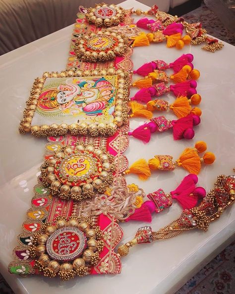 Bandhanwar Designs Handmade, Bandarwal Designs Handmade, Bandhanwar Designs, Handmade Decorative Items, Thali Decoration Ideas, Diy Floral Decor, Door Hanging Decorations, Diwali Decoration Items, Diwali Decorations At Home