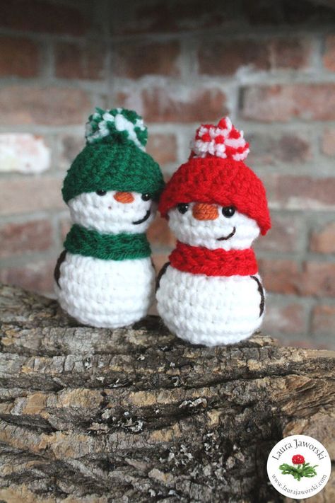 The Little Snowman Free Crochet Pattern by Laura Jaworski (@bugburrypond) ⛄ Crochet Mini Snowman, Crochet Snowman Free Pattern, Laura Jaworski, Mini Snowman, Crochet Christmas Ornaments Free, Crochet Ornament Patterns, Small Snowman, Christmas Crochet Patterns Free, Tree Cottage