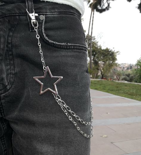 Belts With Chains, Star Jeans Men, Star Belt Chain, Chain Accessories Grunge, Belt Loop Accessories, Cool Men Jewelry, Punk Rock Accessories, Metal Belt Chain, Chains On Pants