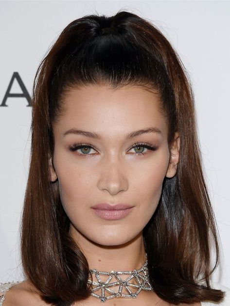 Is dark brown the universal hair color? We rounded up 10 celebs that prove it. Bella Hadid Brown Hair, Bella Hadid Hair Color, Chocolate Brown Hair Pale Skin, Dark Hair Light Skin, Brown Bayalage, Brown Hair Pale Skin, Pale Skin Color, Pelo Chocolate, Hair Lights