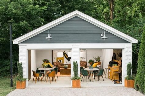 30 Must-See Garage Conversions and Makeovers Garage To Pool House Conversion, Adu Garage Conversion, Adu Designs, Garage Conversion Ideas, Adu Garage, Easy Garage Storage, Garage To Living Space, Garage Party, Backyard Garage