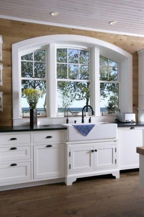 Big Kitchen Window, Kitchen Window Dressing, Big Kitchen, Kitchen Farmhouse, Window Styles, Arched Windows, Kitchen Redo, Trendy Kitchen, Kitchen Window