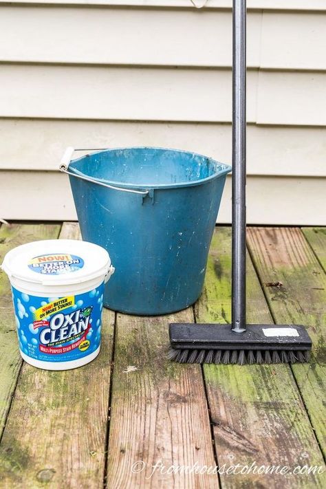 Deck Cleaner Homemade, Clean Deck Without Power Washer, Diy Deck Cleaner, Deck Cleaner, Oxi Clean, Deck Cleaning, Homemade Toilet Cleaner, Clean Baking Pans, Hardwood Floor Cleaner