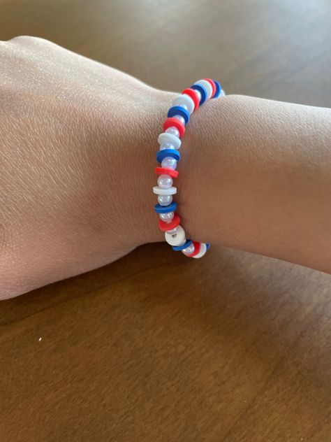 Happy 4th of july I thought it would be fun to make a 4th of july bracelet #4thofjuly #redwhiteandblue Usa Bracelet Pattern, Clay Bead Bracelet Ideas 4th Of July, Fourth Of July Bracelet Ideas, 4th Of July Bracelet Ideas, Fourth Of July Bracelets, 4th Of July Bracelets, Light Blue Bracelet, 4h Ideas, Bracelet Business