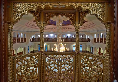 Guru Nanak Darbar Gurdwara at Gravesend (Kent, UK) Gravesend Gurdwara, Gurdwara Decor, Gravesend Kent, Separate Room, Kent Uk, Guru Nanak, Sikh Wedding, Music Room, Temple