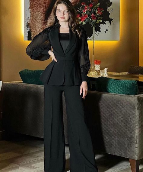 Blazer Outfits For Women, Pakistani Fashion Casual, Mode Abaya, Modest Dresses Casual, Fancy Dresses Long, Woman Suit Fashion, Designer Dresses Casual, Stylish Party Dresses, Classy Dress Outfits