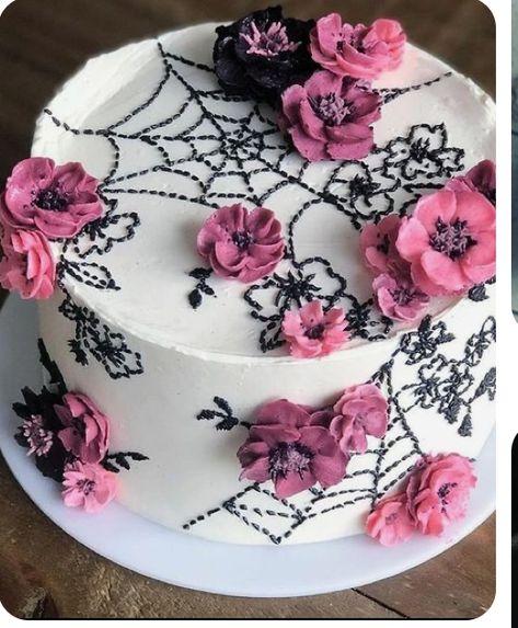 Cake For Party, Gothic Birthday Cakes, Halloween Cake Design, Goth Cakes, New Cake Design, Bd Cake, Halloween Birthday Cakes, B Day Cake, New Birthday