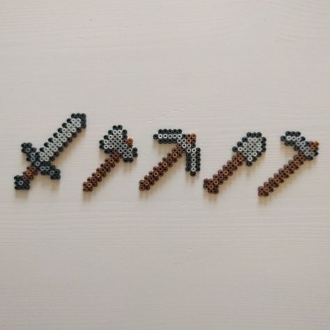 Minecraft Beads, Mini Hama Beads, Hamma Beads Ideas, Easy Perler Bead Patterns, Melty Bead Patterns, Pearl Beads Pattern, Hama Beads Minecraft, Hama Beads Design, Diy Perler Bead Crafts