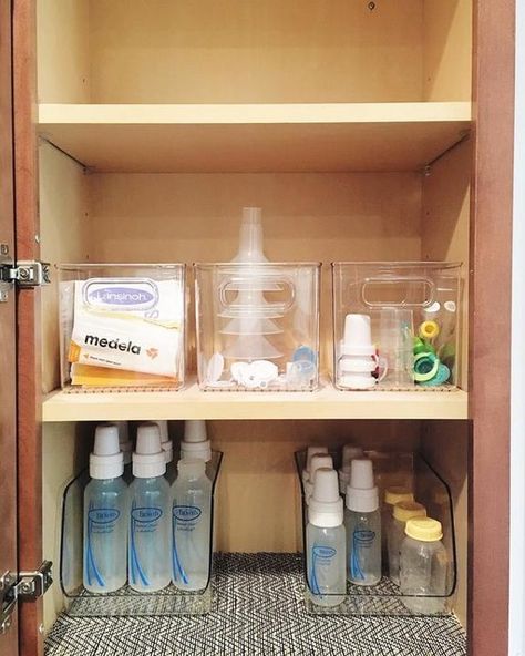 Princess Eleanor, Baby Bottle Organization, Baby Bottle Storage, Baby Nursery Organization, Baby Room Organization, Baby Storage, Drawer Organization, Baby Life Hacks, Momma Bear