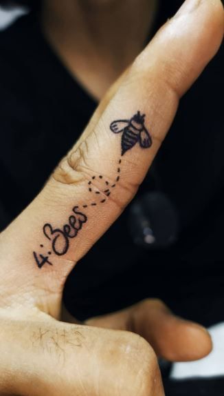 Bee Hand Tattoo For Women, Let It Bee Tattoo, Bee Finger Tattoo, Back Tattoo Women Minimalist, Bee Minimalist Tattoo, Fine Line Bee Tattoo, Finger Tattoos Designs, Finger Tattoos Ideas, Bee Tattoo Meaning