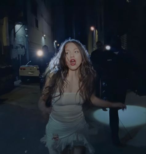 Vampire Aesthetic Olivia Rodrigo, Olivia Rodrigo Vampire Music Video, Oliva Rodrigo Vampire, Olivia Rodrigo Guts Era, Olivia Rodrigo Vampire Outfit, Vampire Olivia Rodrigo Aesthetic, Olivia Rodrigo Music Video, Vampire Music Video, Olivia Vampire