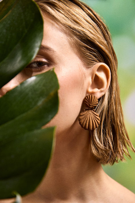 Shake up your jewelry game with the Out Of This Shell Earrings. These brown statement earrings bring the tropics to any outfit, so you’re ready to shell-ebrate at any moment. Cheap Bohemian Shell-shaped Earrings, Gold Shell-shaped Shell Earrings, Bohemian Nickel-free Shell Earrings, Bohemian Multicolor Shell-shaped Jewelry, Bohemian Gold Shell-shaped Earrings, Fashion Jewelry Sets, Rings Jewelry Fashion, Chic Jewelry, Fashion Jewelry Earrings