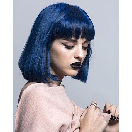 Blue Bob Hair, Bob Bangs, Short Blue Hair, Blue Bob, Light Blue Hair, Dark Blue Hair, Short Bangs, Short Hair Undercut, Trendy Hair Color