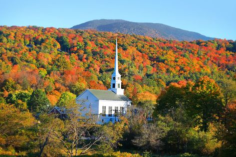 Best places for fall foliage in New England, Boston, Acadia National Park Charleston Historic District, Green Sand Beach, Rv Road Trip, Fall Road Trip, Painted Hills, Colorful Places, New England Fall, Bryce Canyon National Park, Mountain Town