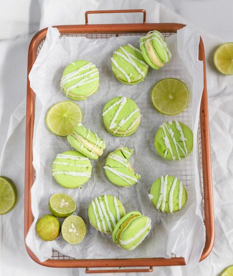 Key Lime Pie Macarons, Key Lime Macarons, Lime Macarons, Pie Macarons, Key Lime Buttercream, Key Lime Desserts, Macarons Recipe, Lime Desserts, Keylime Pie Recipe