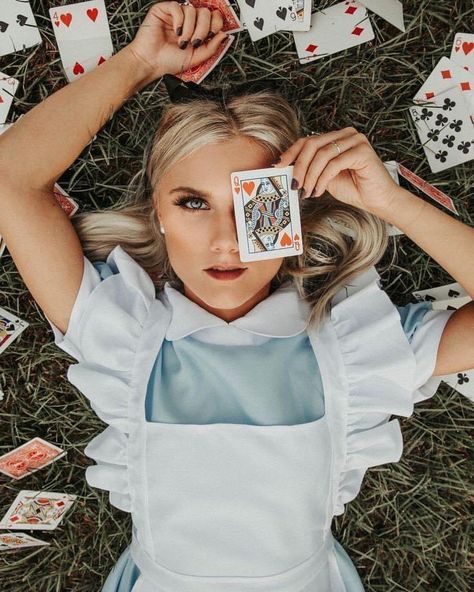 Alice In Wonderland Themed Photoshoot, Dark Alice In Wonderland Photoshoot, Alice In Wonderland Inspired Photoshoot, Alice In Wonderland Photo Shoot, Alice In Wonderland Shoot, Alice In Wonderland Photoshoot Ideas, Halloween Shoot Ideas, Disney Princess Photoshoot, Sleep Thoughts