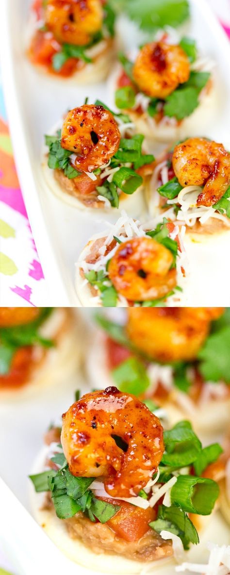 Easy + Delicious Shrimp Tostada Bites, perfect for a party! Pizzazzerie.com Shrimp Horderves Appetizers, Shrimp Tostada, Quick Party Appetizers, Shrimp Tostadas, Shrimp Appetizer Recipes, Recipe Appetizers, Cocktail Food, Recipe Shrimp, Healthy Superbowl Snacks