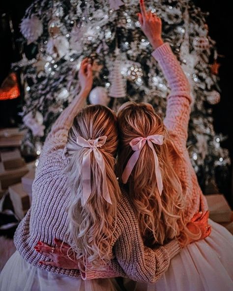 2022 Christmas Outfit, Christmas Outfit Ideas For Women, Outfit Ideas 2022, Besties Pictures, Besties Christmas, Outdoor Christmas Decoration Ideas, Outdoor Decoration Ideas, Bff Christmas, Diy Newborn Photography