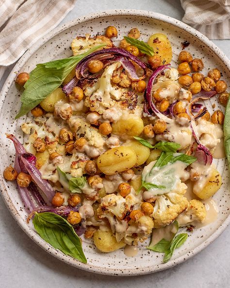 Roasted Gnocchi with Caramelized Cauliflower – Plant Based RD Roasted Gnocchi, Vegan Supper, Wfpb Vegan, Tastiest Food, Recipes Pasta, Gnocchi Recipes, Vegetarian Dinners, Tahini Sauce, Meal Recipes