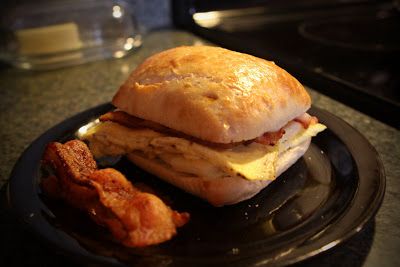 Panera Breakfast, Panera Sandwiches, Bacon And Egg Sandwich, Egg Sandwich Recipe, Bacon Egg Cheese, Egg And Cheese Sandwich, Bacon Egg And Cheese, Egg Cheese, Egg And Cheese