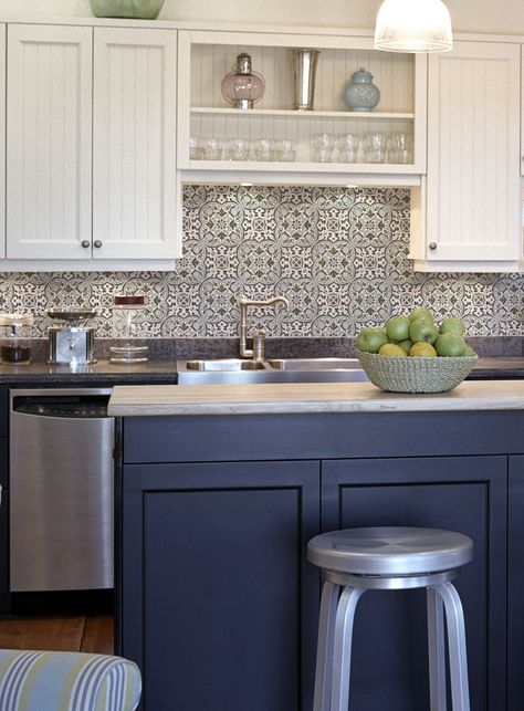 The Holland Pattern is truly a unique tile that looks stunning as a kitchen backsplash or on a bathroom floor.  Navy blue is on the rise in the interior design world and this patterned tile will certainly make any renovation. Kitchen Backslash, Blue Backsplash Kitchen, Dreamy Kitchens, Backsplash Tile Design, Best Kitchen Design, Diy Kitchen Backsplash, Blue Backsplash, Kitchen Glass, Gray Cabinets