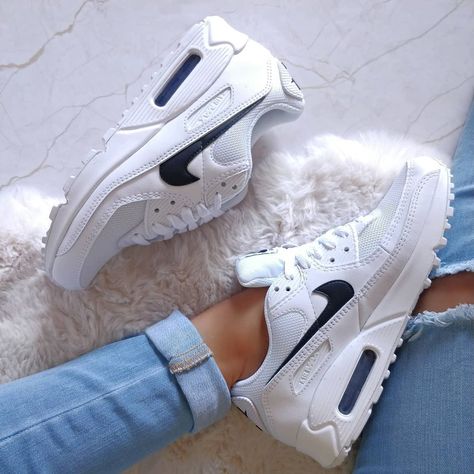 Nike Classic, New Nike Air, Air Max 95, Air Max 270, Classic Sneakers, Nike Air Max 90, Shoes Nike, New Nike, Nike Air Force 1