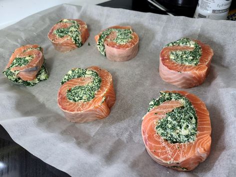 Feta Salmon, Salmon Pinwheels, Stuffed Salmon, Salmon Roll, Salmon Spinach, Food C, Spinach Feta, Pinwheel Recipes, Cooking Salmon