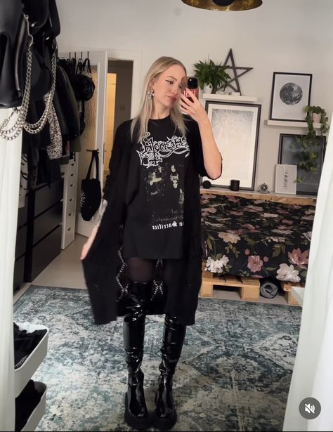 Alternative Casual Outfit, Dark Witch Aesthetic Outfit, Metal Outfits, Alternative Fashion Indie, Look Festival, Alt Outfits, Black Outfits, Punk Outfits, Create Outfits