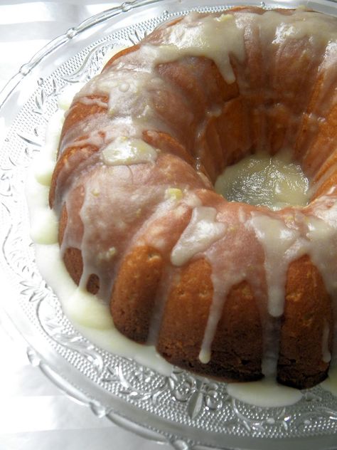 Meet The Shannons: The Betty Crocker Project : Tuscan Lemon Cake Cinnamon Bunt Cake, Orange Pound Cake Recipe, Gluten Free Pound Cake, Cinnamon Pull Apart Bread, Peach Pound Cakes, Orange Bundt Cake, Orange Pound Cake, Orange Cake Recipe, Lemon Bundt Cake