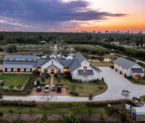 Huge farm property in Naples, FL at sunset Huge Barndominium, Land Layout, Huge Farmhouse, Interior Mansion, Farm Property, Luxury Farm, Cabin Mansion, Digital Sketchbook, Family Ranch