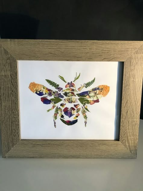 Pressed Flower Pictures, What To Do With Pressed Flowers, Pressed Flowers Ideas, Art With Dried Flowers, Dried Flowers Art, Dried Flowers Crafts, Pressed Flowers Diy, Easy Acrylic Painting Ideas, Dried Flowers Diy