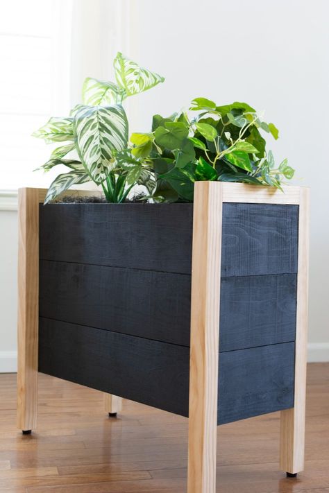 Spruce Up Your Porch with a DIY Planter Box - INDOOR/OUTDOOR - The Nomad Studio Indoor Wood Planter, Outdoor Planter Boxes Diy, Diy Planter Boxes Outdoor, Diy Wooden Planter Boxes, Modern Planter Boxes, Wood Box Diy, Planter Boxes Diy, Diy Planter Boxes, Wooden Planter Boxes Diy